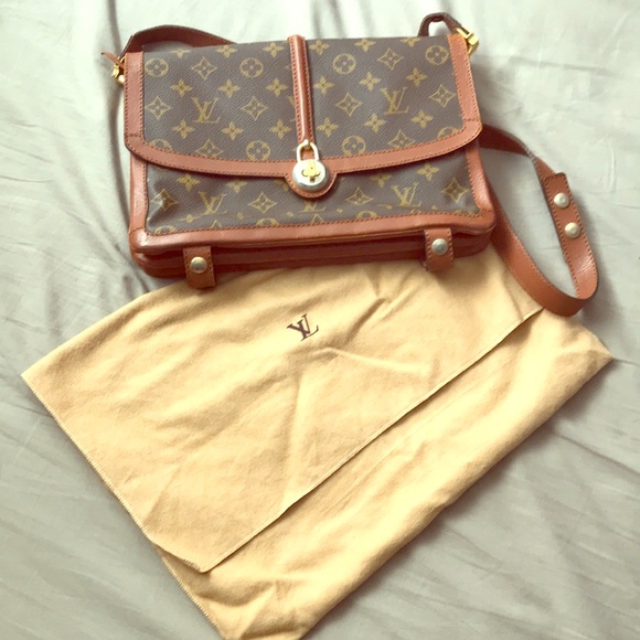 Louis Vuitton Handbags - Louis Vuitton Vintage Rare Adjustable Strap Bag
